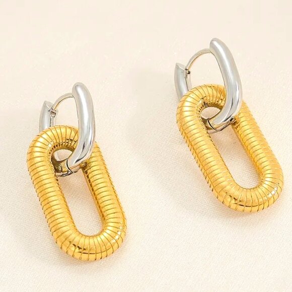 18k gold dipped two piece huggie hoop earring one gold oblong & one white gold - Picture 1 of 1